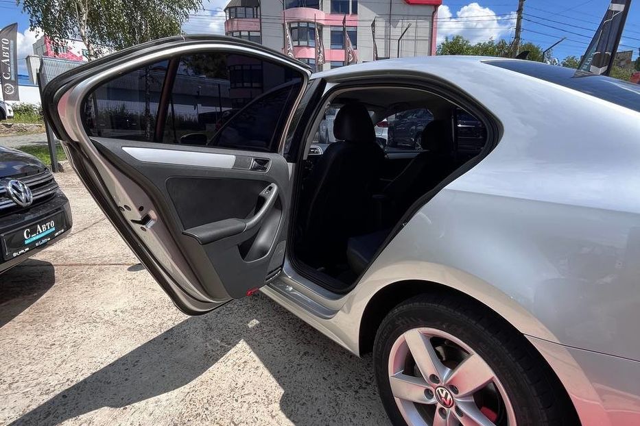 Продам Volkswagen Jetta 2011 года в Черновцах
