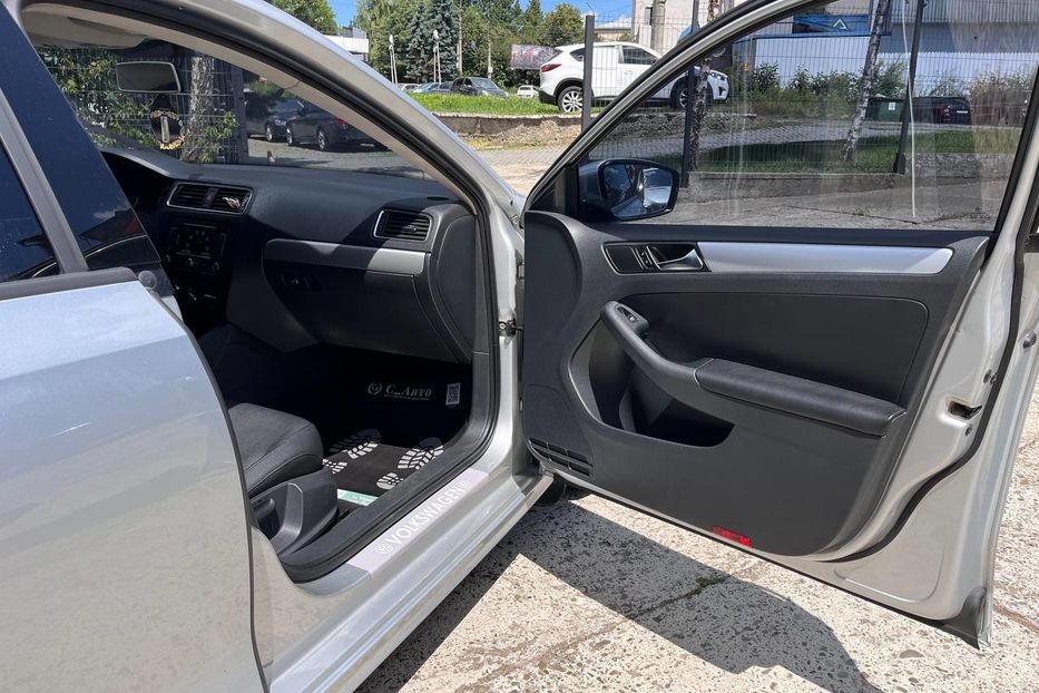 Продам Volkswagen Jetta 2011 года в Черновцах