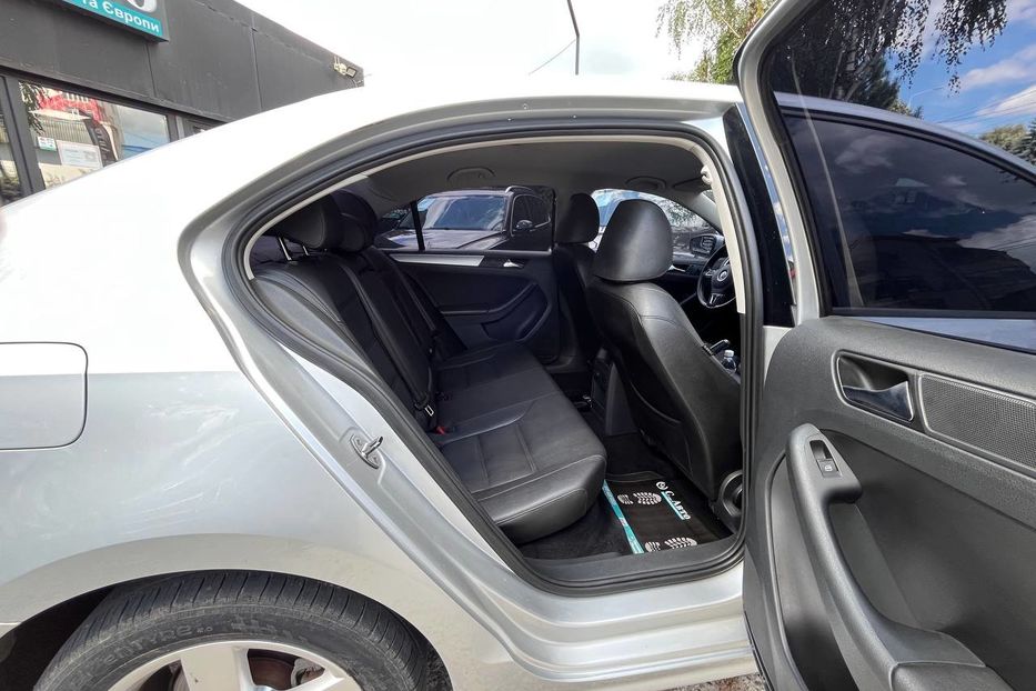 Продам Volkswagen Jetta 2011 года в Черновцах