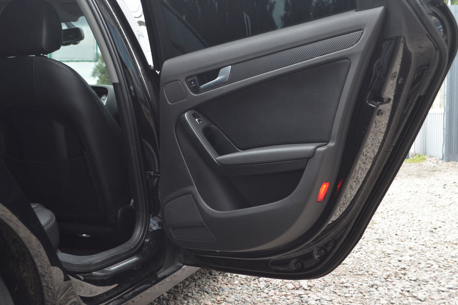 Продам Audi A4 2012 года в Киеве