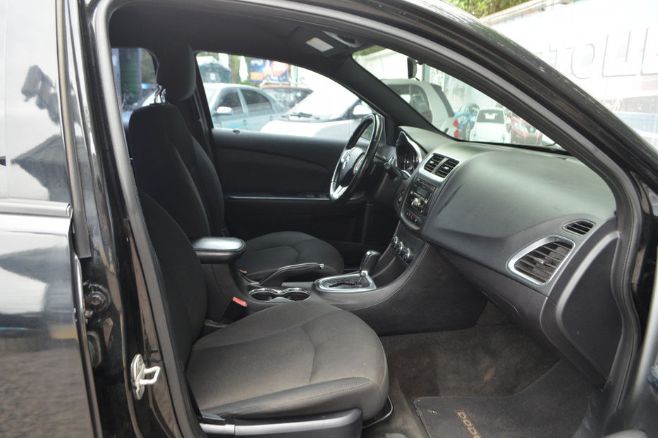 Продам Dodge Avenger 2012 года в Киеве