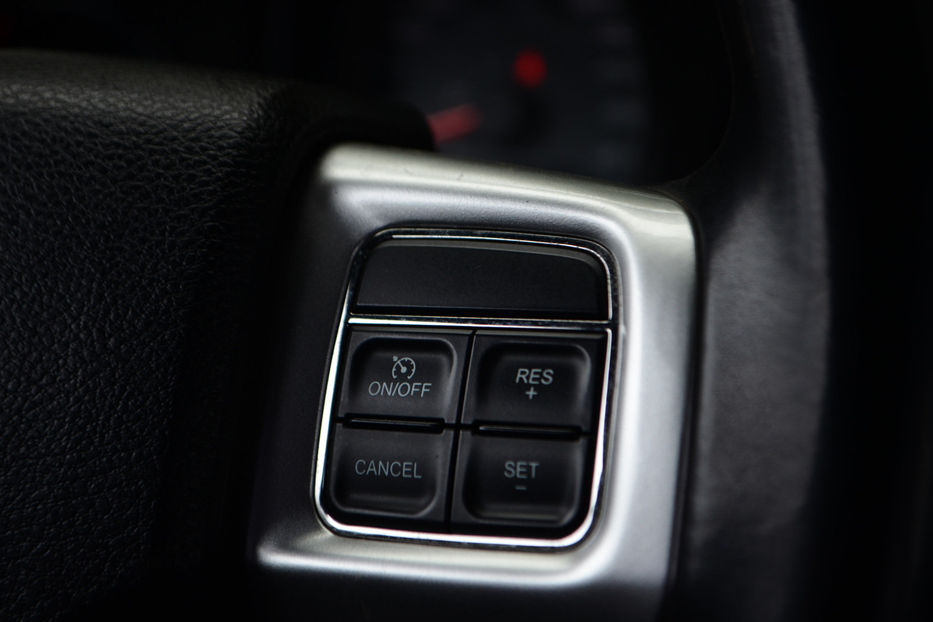 Продам Dodge Avenger 2012 года в Киеве