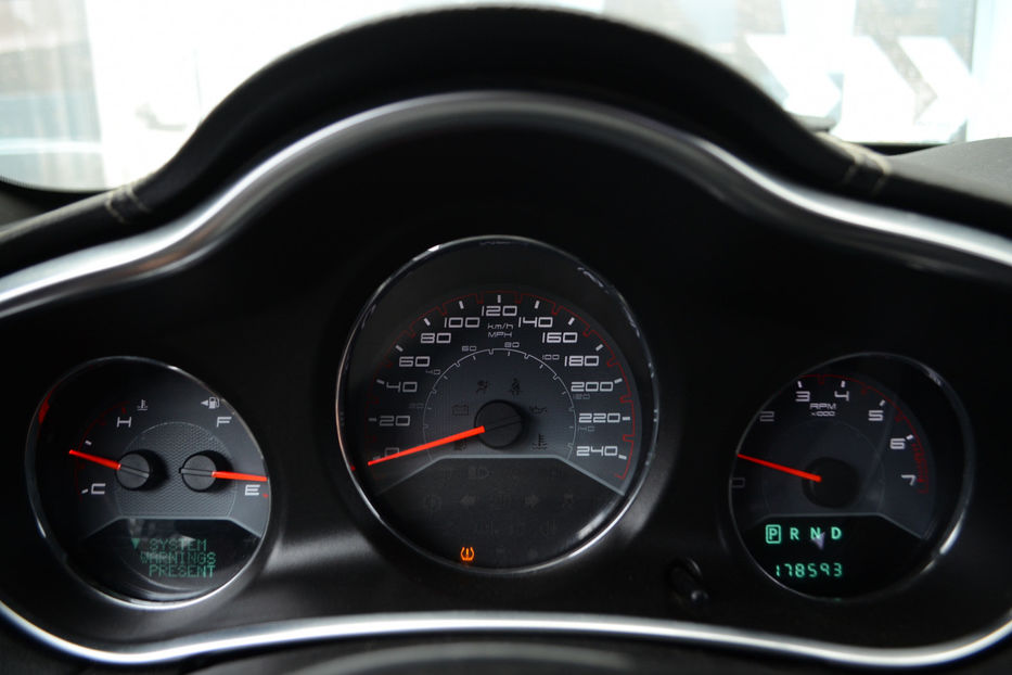 Продам Dodge Avenger 2012 года в Киеве