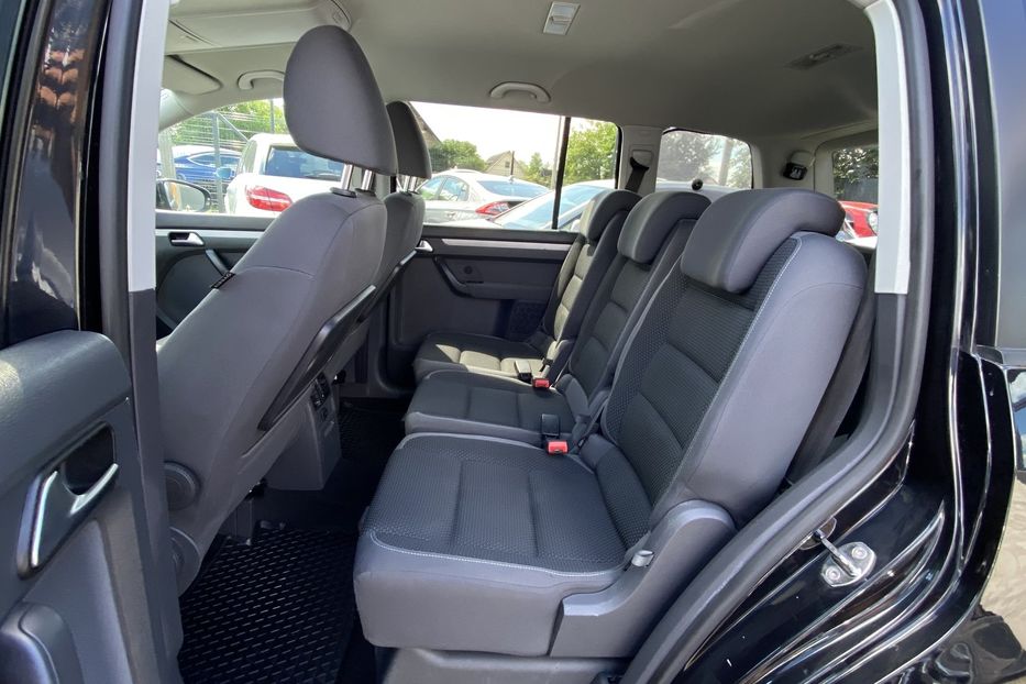 Продам Volkswagen Touran 2010 года в Луцке