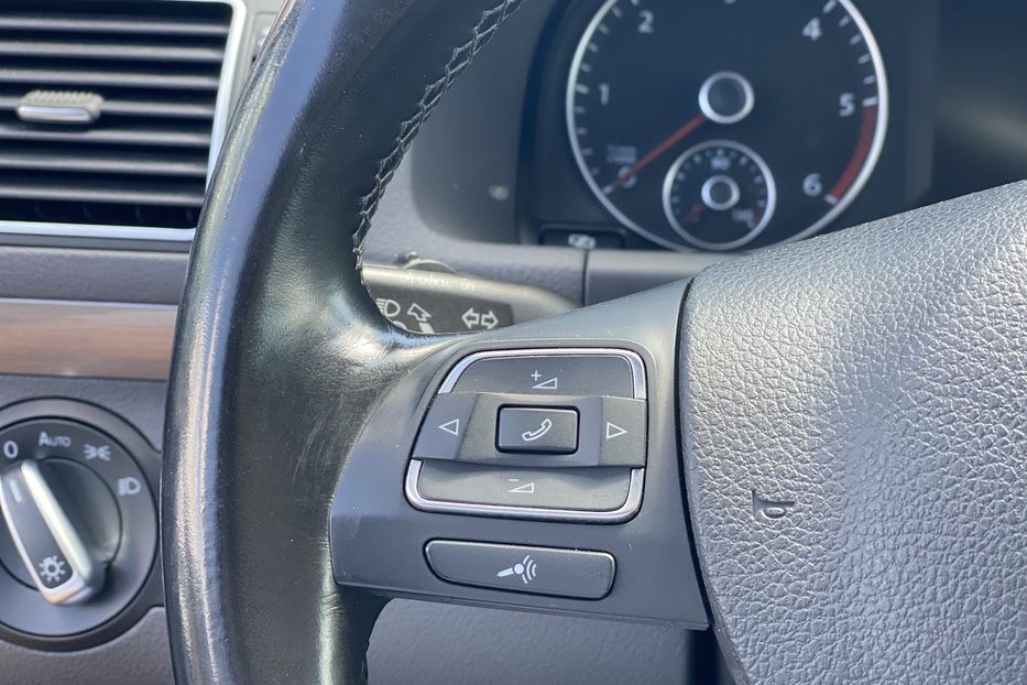 Продам Volkswagen Touran 2010 года в Луцке