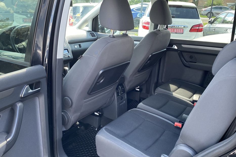 Продам Volkswagen Touran 2010 года в Луцке