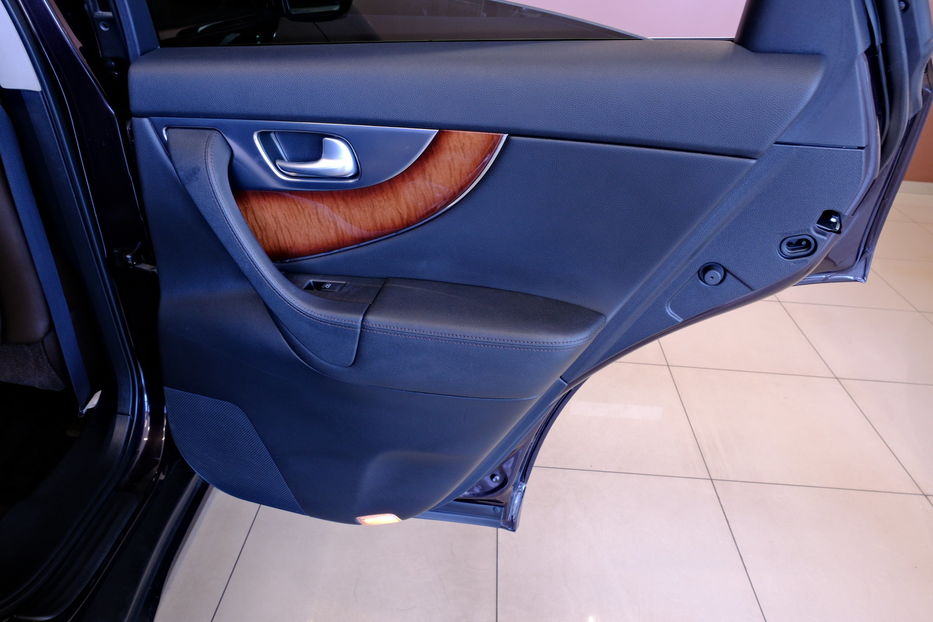 Продам Infiniti FX 37S 2011 года в Одессе