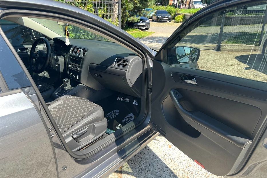 Продам Volkswagen Jetta 2012 года в Черновцах