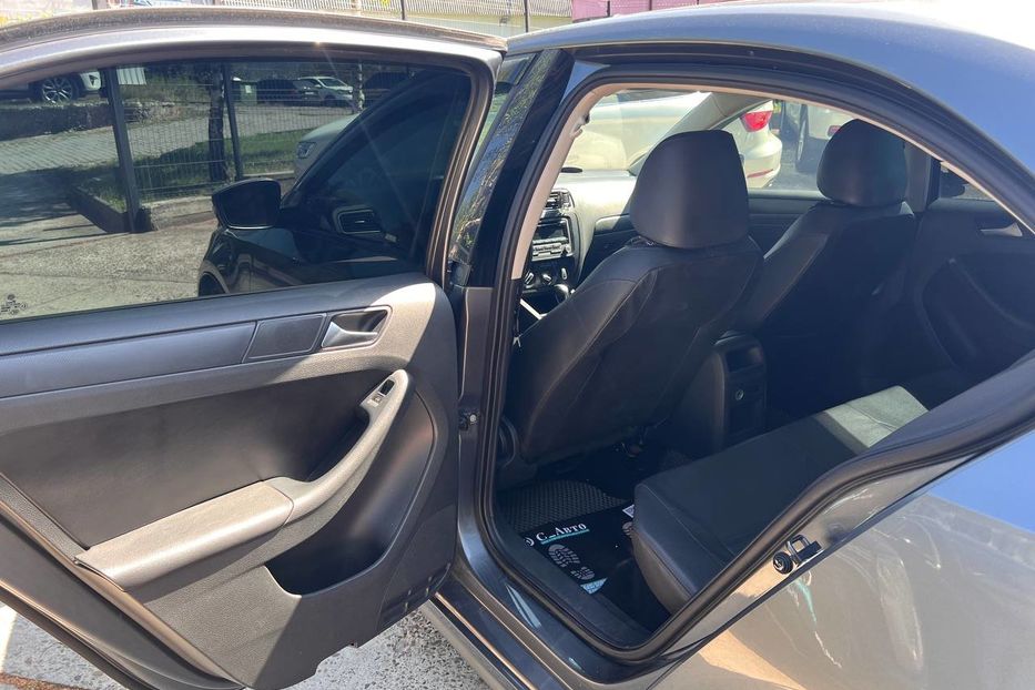 Продам Volkswagen Jetta 2012 года в Черновцах
