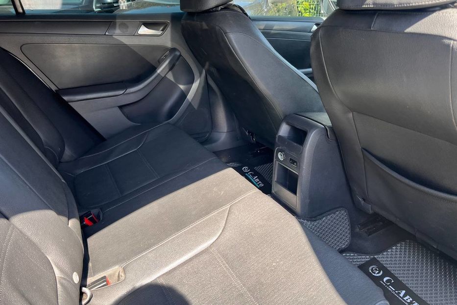 Продам Volkswagen Jetta 2012 года в Черновцах