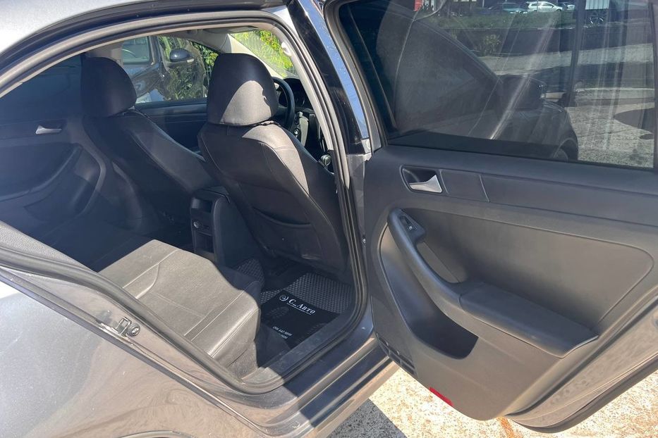 Продам Volkswagen Jetta 2012 года в Черновцах