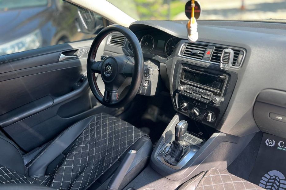 Продам Volkswagen Jetta 2012 года в Черновцах