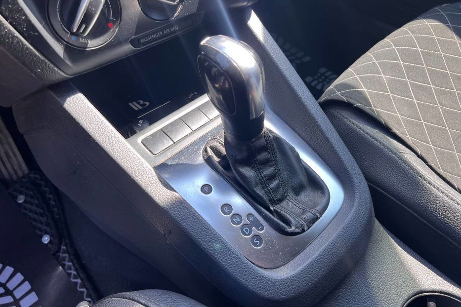Продам Volkswagen Jetta 2012 года в Черновцах