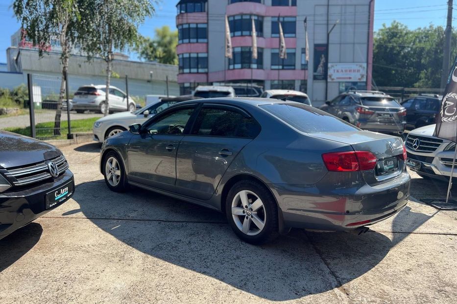 Продам Volkswagen Jetta 2012 года в Черновцах