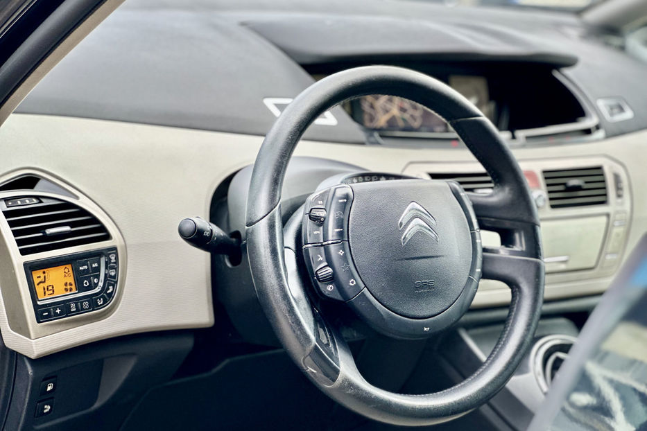 Продам Citroen Grand C4 Picasso 2011 года в Киеве