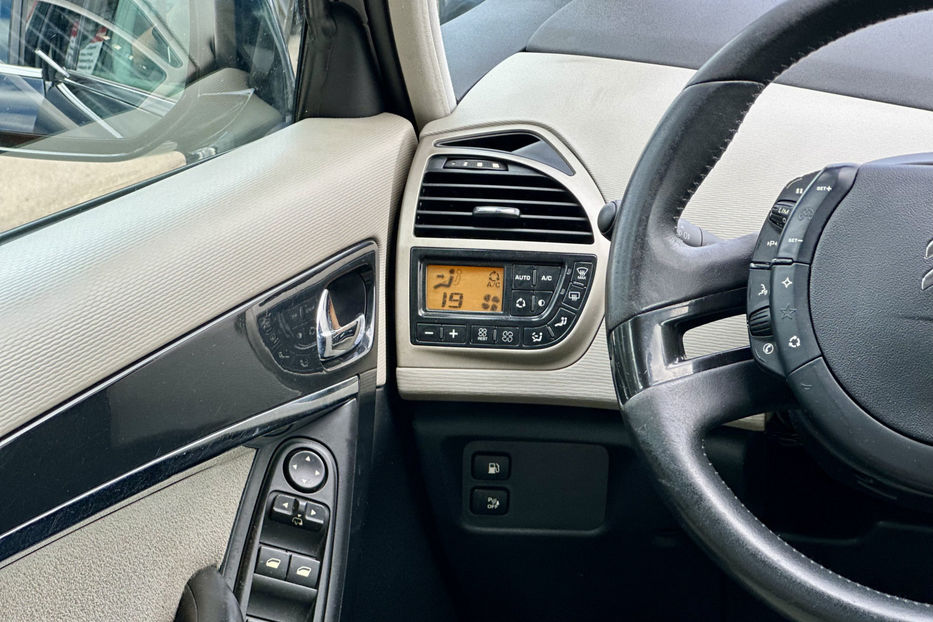 Продам Citroen Grand C4 Picasso 2011 года в Киеве