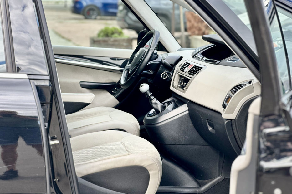 Продам Citroen Grand C4 Picasso 2011 года в Киеве