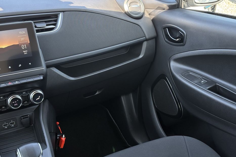 Продам Renault Zoe 51 кВт  2020 года в Львове