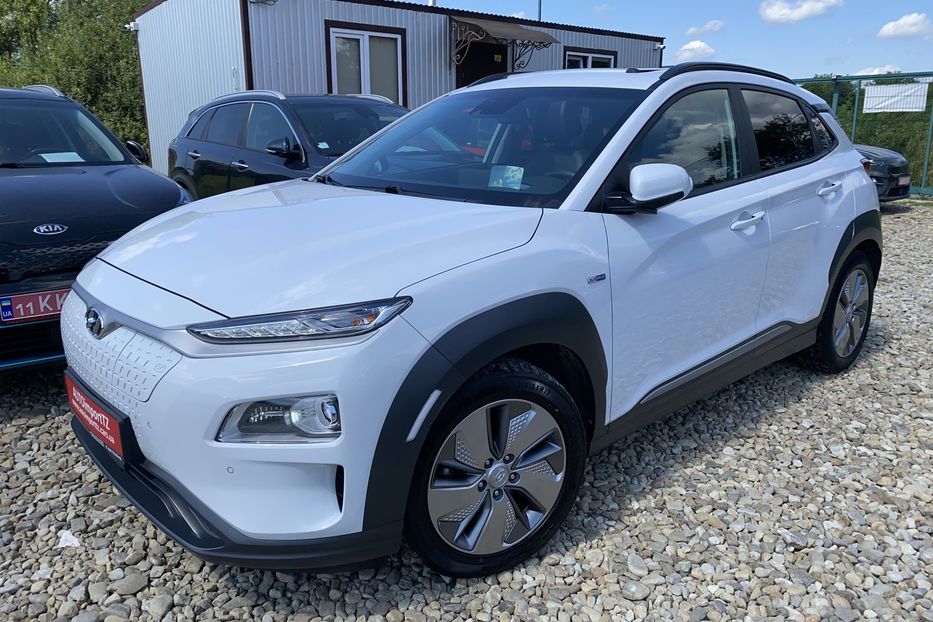 Продам Hyundai Kona 64 кВт Макс. комплектація Люк 2020 года в Львове