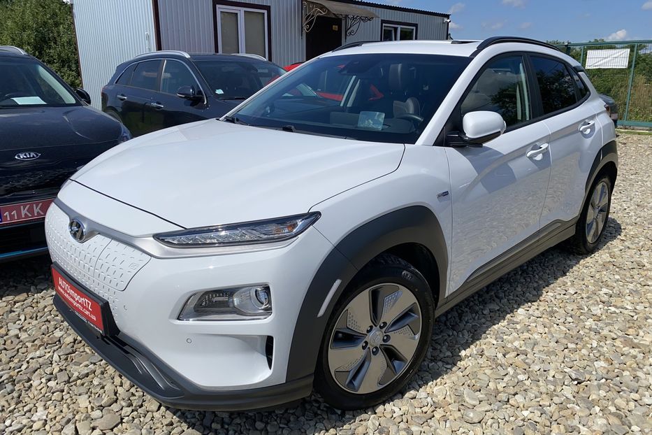 Продам Hyundai Kona 64 кВт Макс. комплектація Люк 2020 года в Львове
