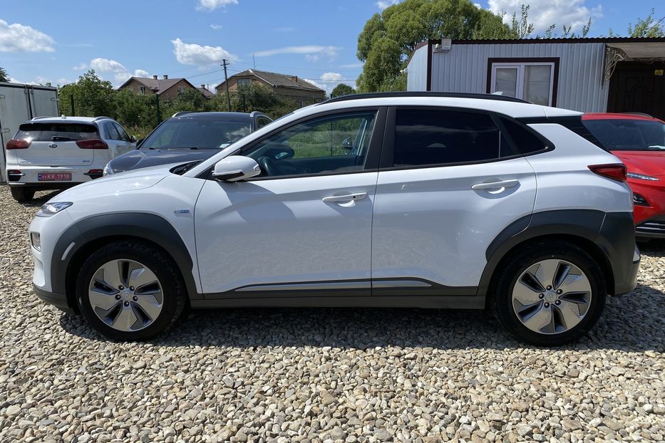 Продам Hyundai Kona 64 кВт Макс. комплектація Люк 2020 года в Львове