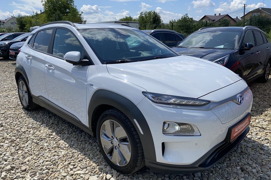 Продам Hyundai Kona 64 кВт Макс. комплектація Люк 2020 года в Львове