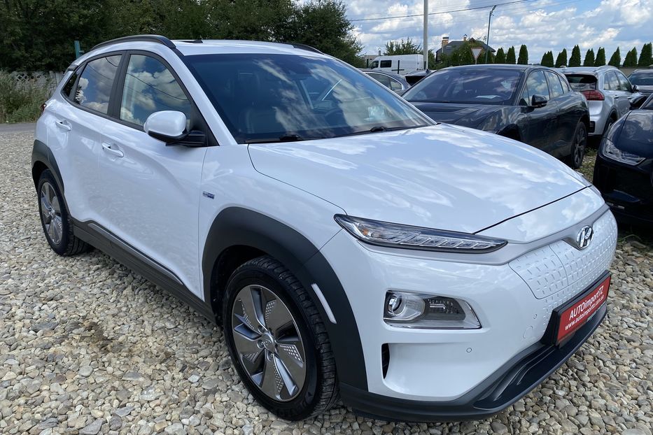 Продам Hyundai Kona 64 кВт Макс. комплектація Люк 2020 года в Львове