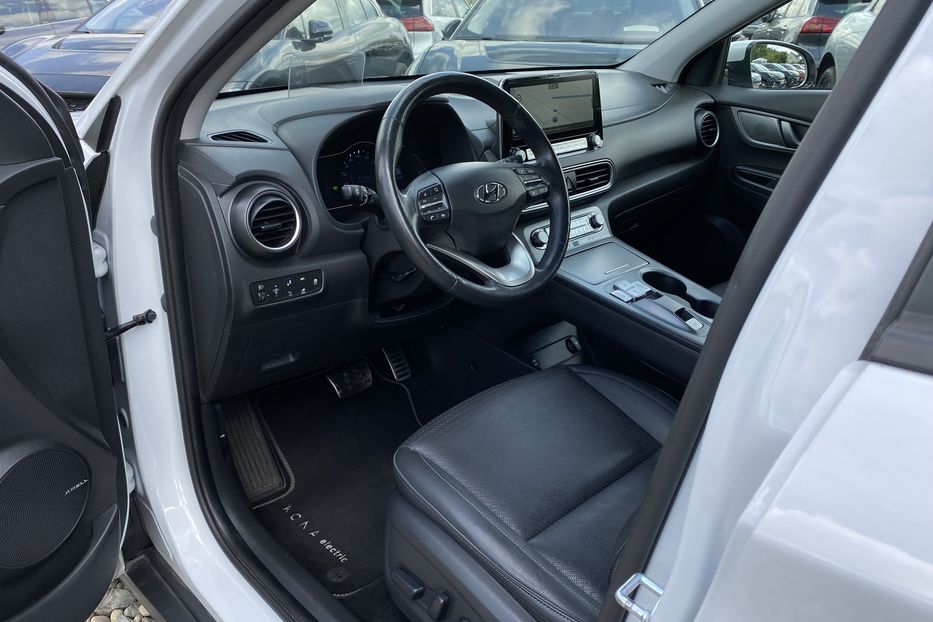 Продам Hyundai Kona 64 кВт Макс. комплектація Люк 2020 года в Львове