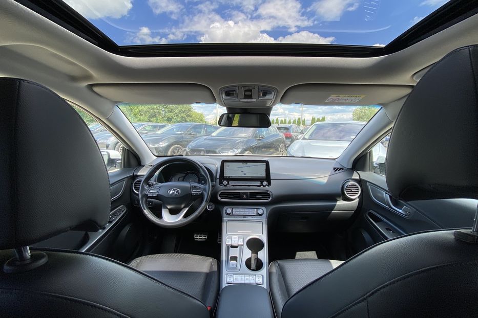 Продам Hyundai Kona 64 кВт Макс. комплектація Люк 2020 года в Львове