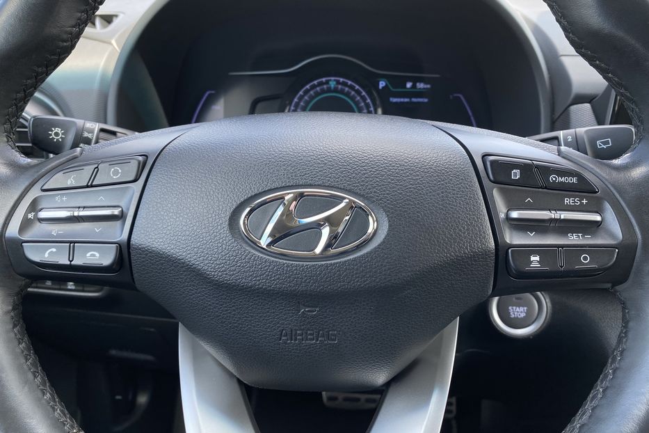 Продам Hyundai Kona 64 кВт Макс. комплектація Люк 2020 года в Львове