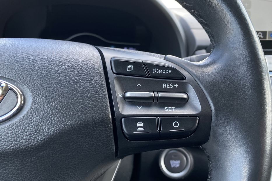 Продам Hyundai Kona 64 кВт Макс. комплектація Люк 2020 года в Львове