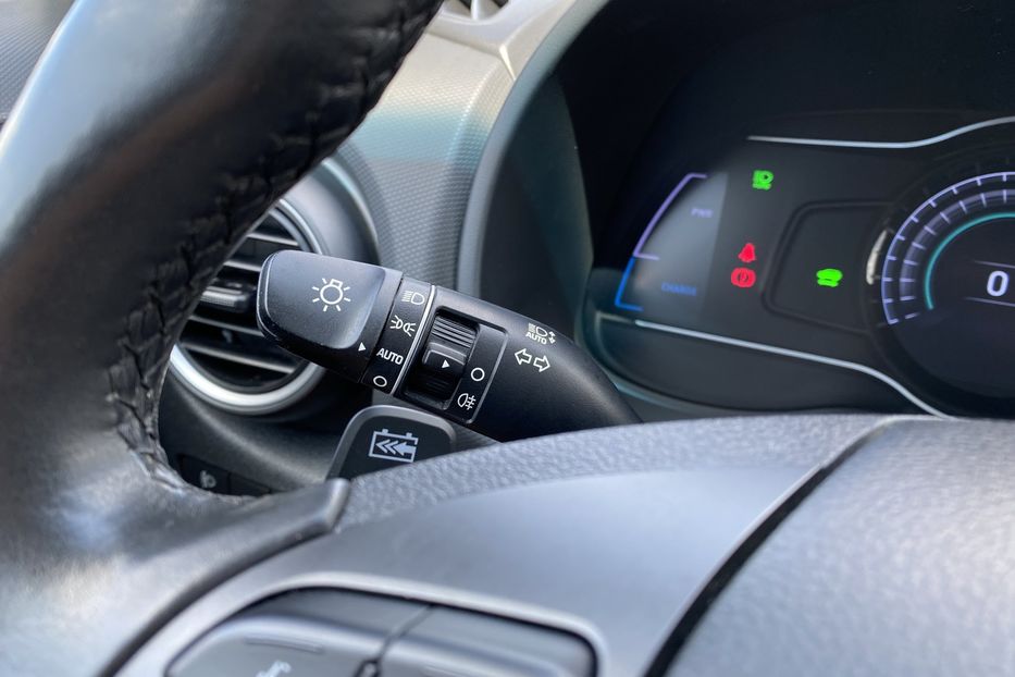 Продам Hyundai Kona 64 кВт Макс. комплектація Люк 2020 года в Львове