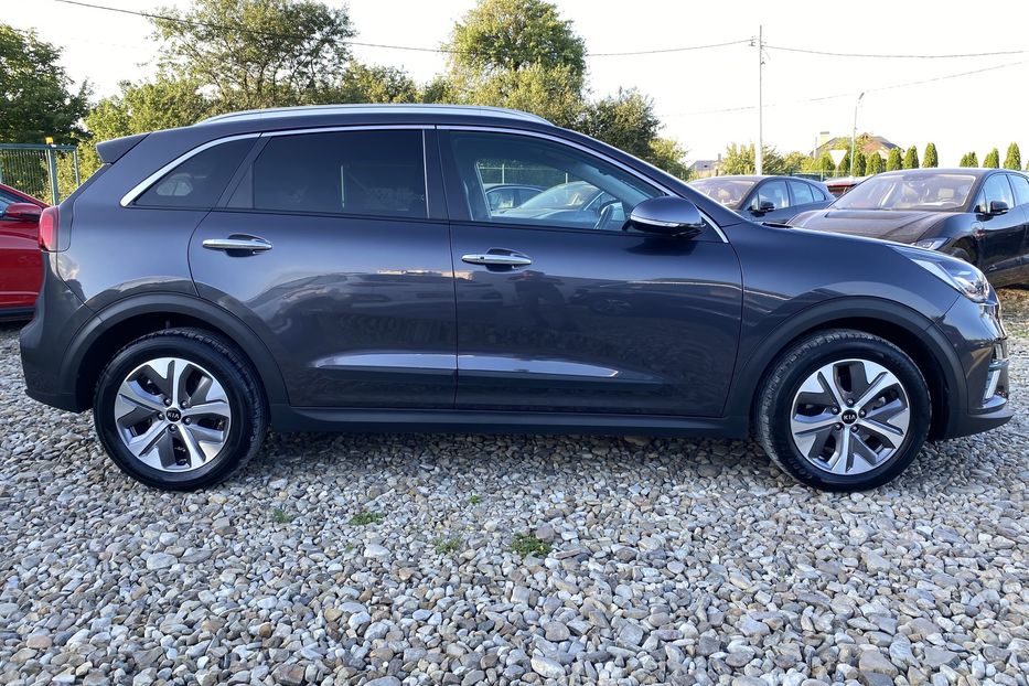 Продам Kia Niro 64 кВт Макс. комплектація 2020 года в Львове