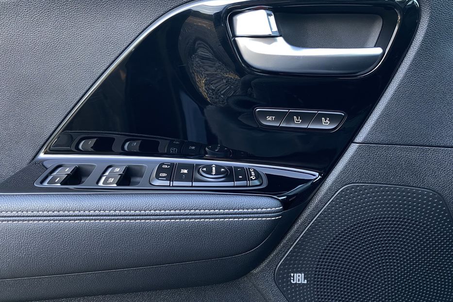 Продам Kia Niro 64 кВт Макс. комплектація 2020 года в Львове