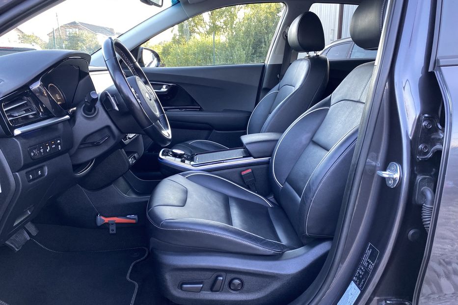 Продам Kia Niro 64 кВт Макс. комплектація 2020 года в Львове