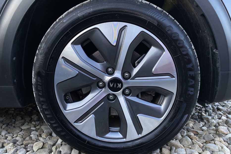 Продам Kia Niro 64 кВт Макс. комплектація 2020 года в Львове