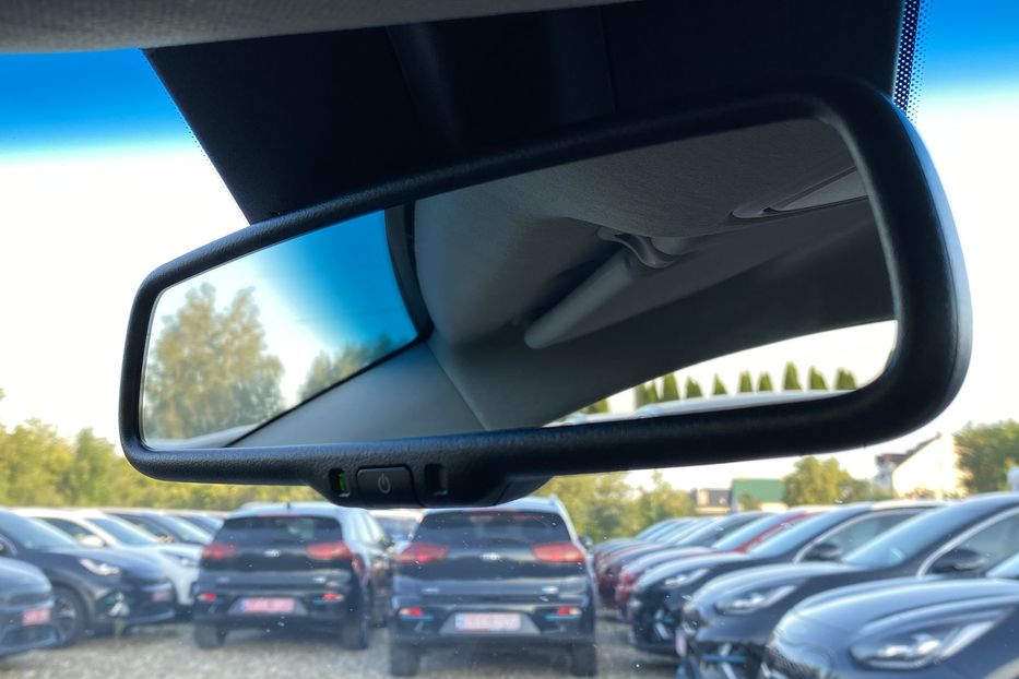 Продам Kia Niro 64 кВт Макс. комплектація 2020 года в Львове