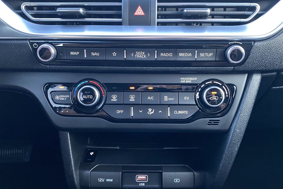 Продам Kia Niro 64 кВт Макс. комплектація 2020 года в Львове