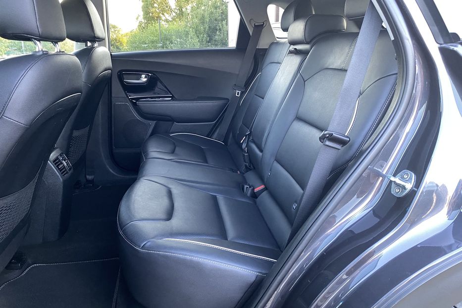 Продам Kia Niro 64 кВт Макс. комплектація 2020 года в Львове