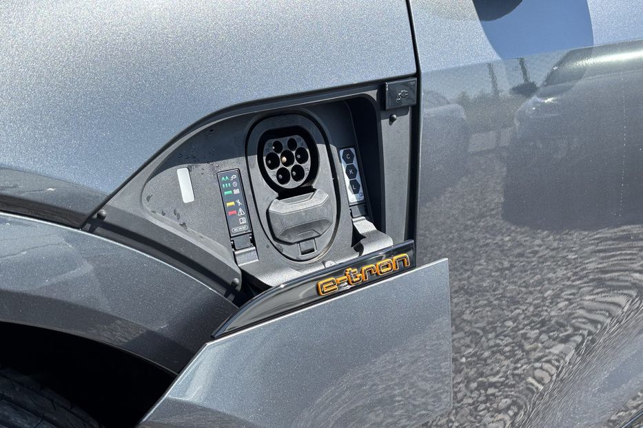 Продам Audi E-Tron 2022 года в Львове