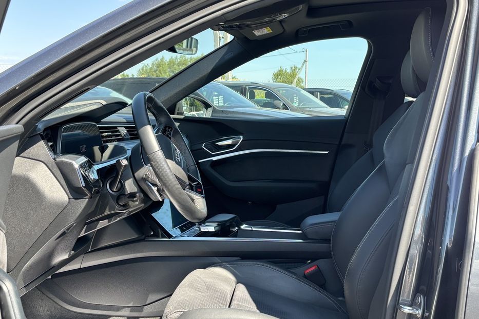 Продам Audi E-Tron 2022 года в Львове