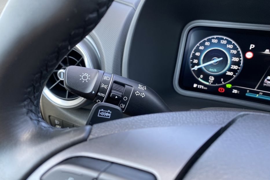 Продам Hyundai Kona 64кВтСліпізониПдгрівсиднькерма 2022 года в Львове