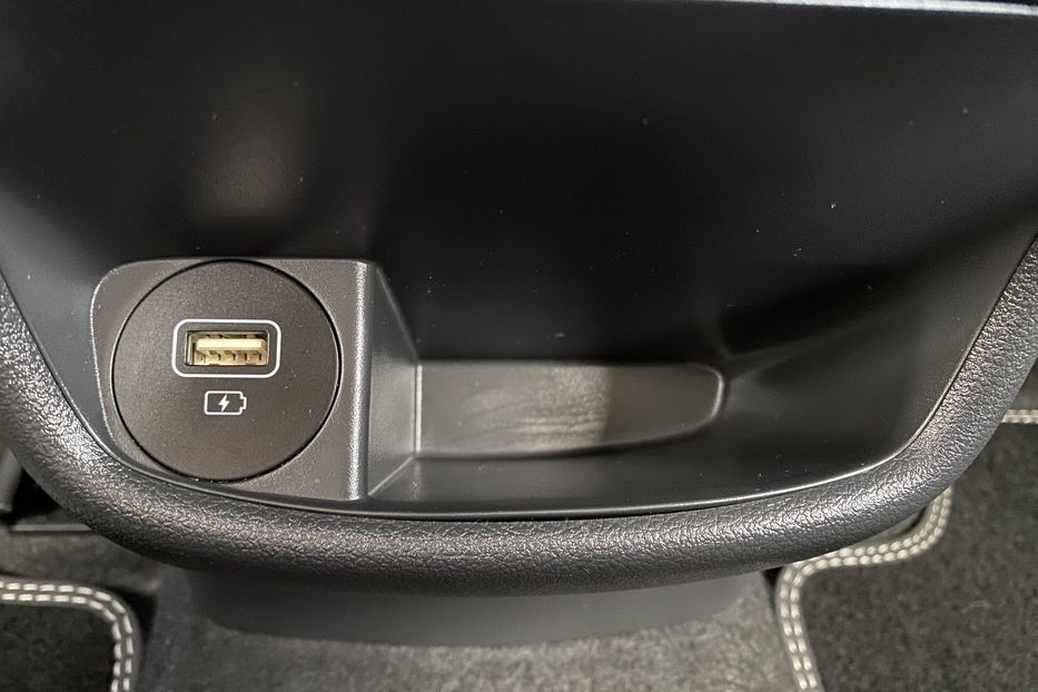 Продам Hyundai Kona 64кВтСліпізониПдгрівсиднькерма 2022 года в Львове