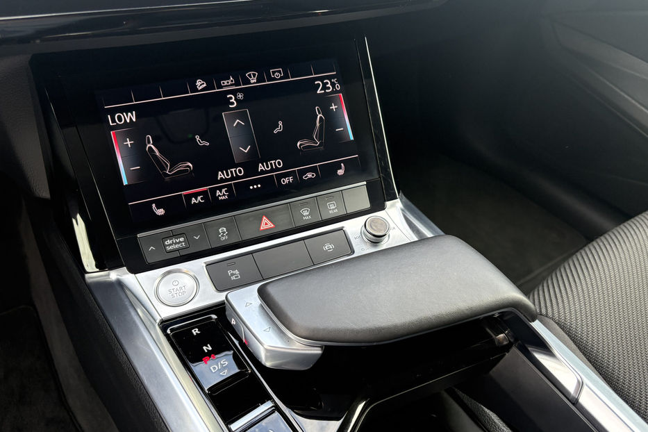 Продам Audi E-Tron 95 LED KLIMA NAVI  2019 года в Львове