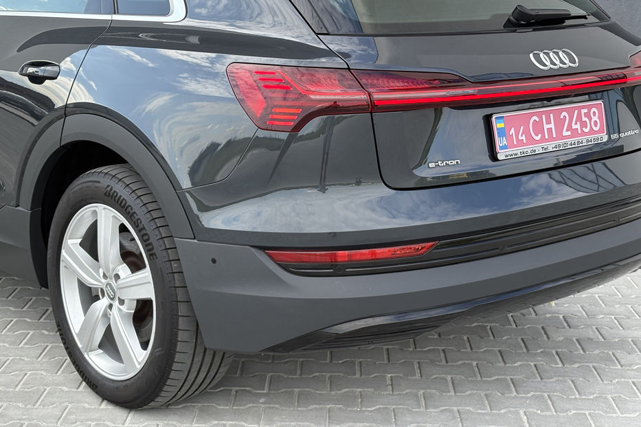 Продам Audi E-Tron 95 LED KLIMA NAVI  2019 года в Львове