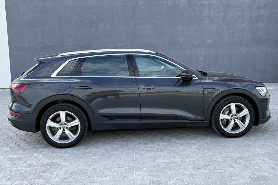 Продам Audi E-Tron 95 LED KLIMA NAVI  2019 года в Львове
