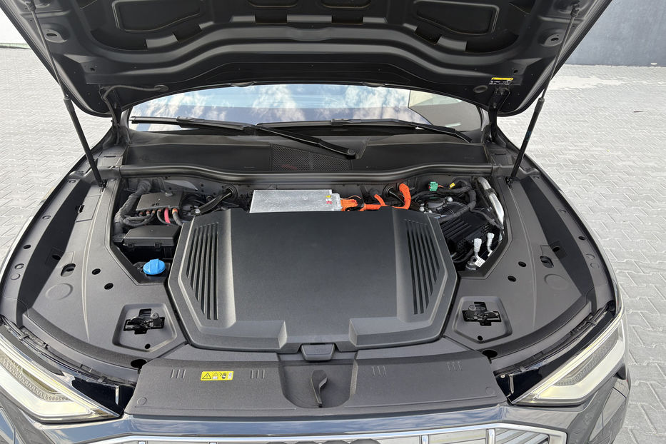 Продам Audi E-Tron 95 LED KLIMA NAVI  2019 года в Львове