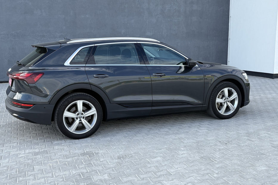 Продам Audi E-Tron 95 LED KLIMA NAVI  2019 года в Львове