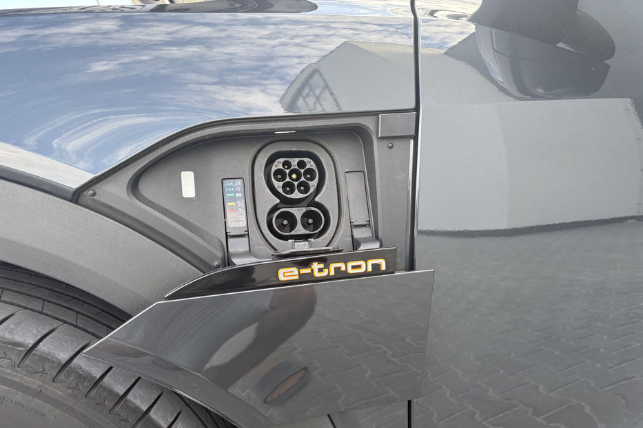 Продам Audi E-Tron 95 LED KLIMA NAVI  2019 года в Львове