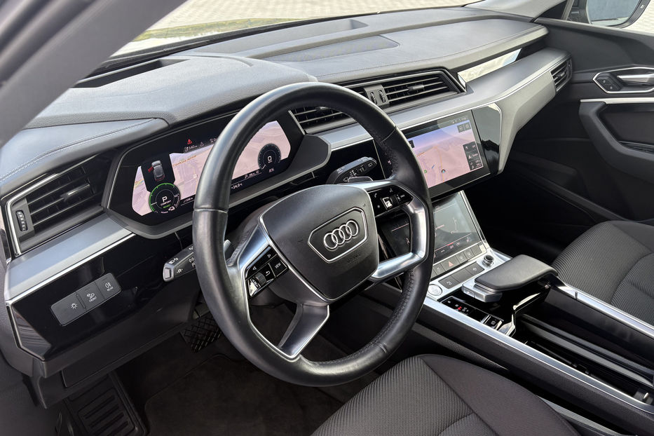 Продам Audi E-Tron 95 LED KLIMA NAVI  2019 года в Львове